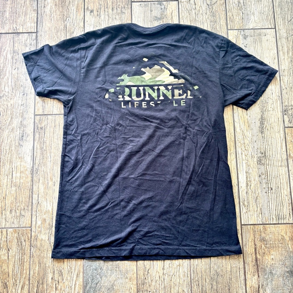 GRAPHIC TEE